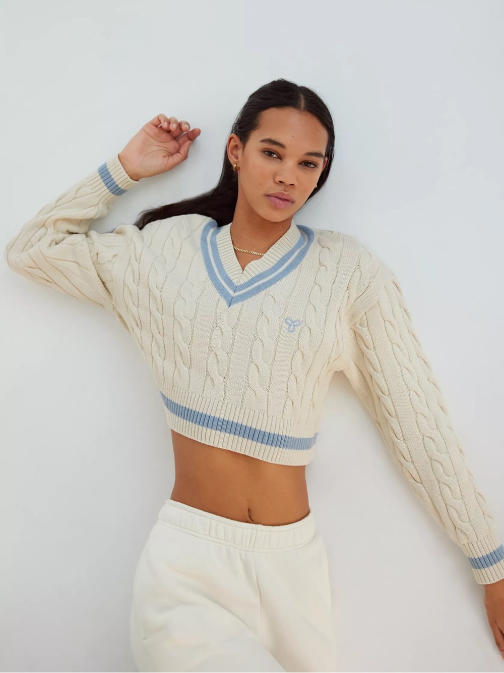 Aritzia Tna Clay Cotton Cable Knit Cropped V-Neck Sweater - Picture 11 of 12